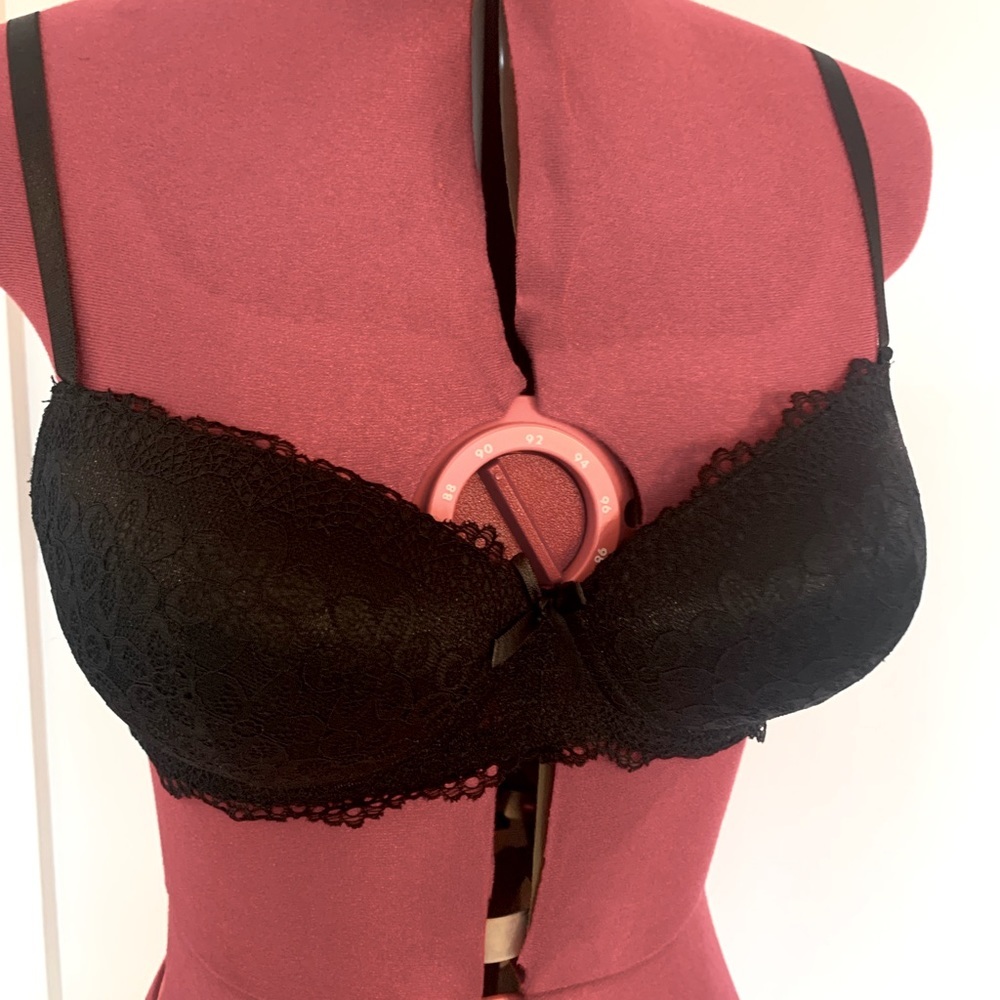 ⭐️ 5 for 20$! ⭐️ NWOT Black Lace Push up Bra